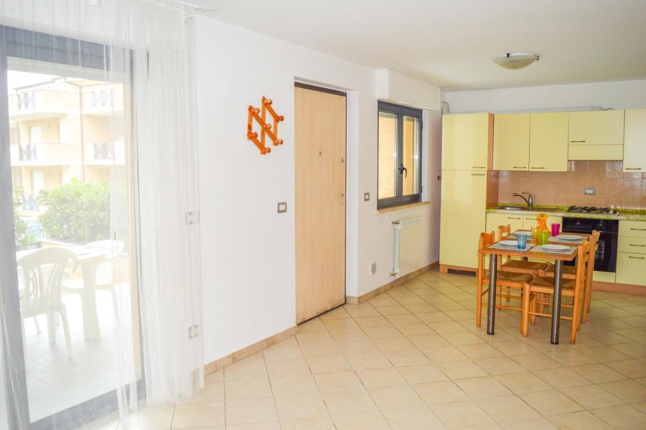 Apartment Homiday - Bay Village Pineto