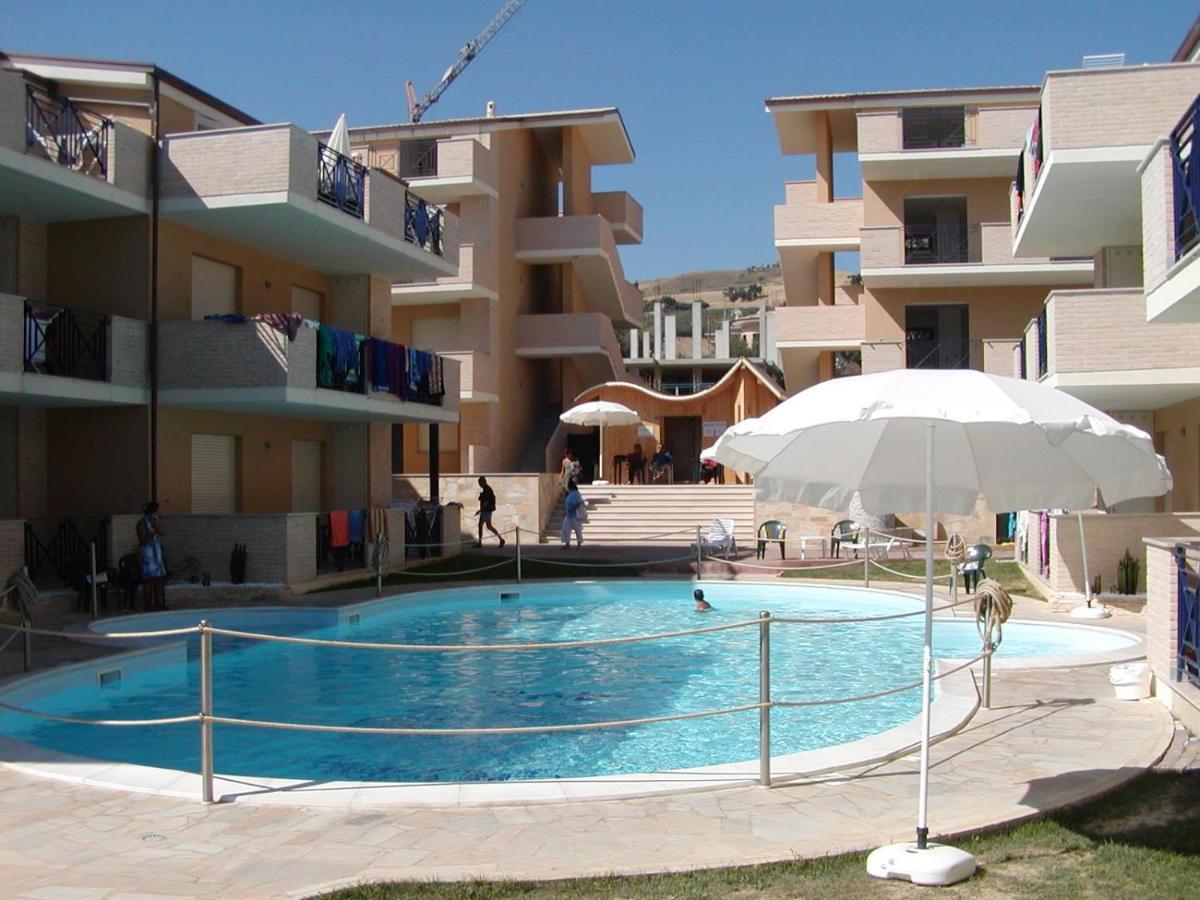 Homiday - Bay Village Apartment Pineto