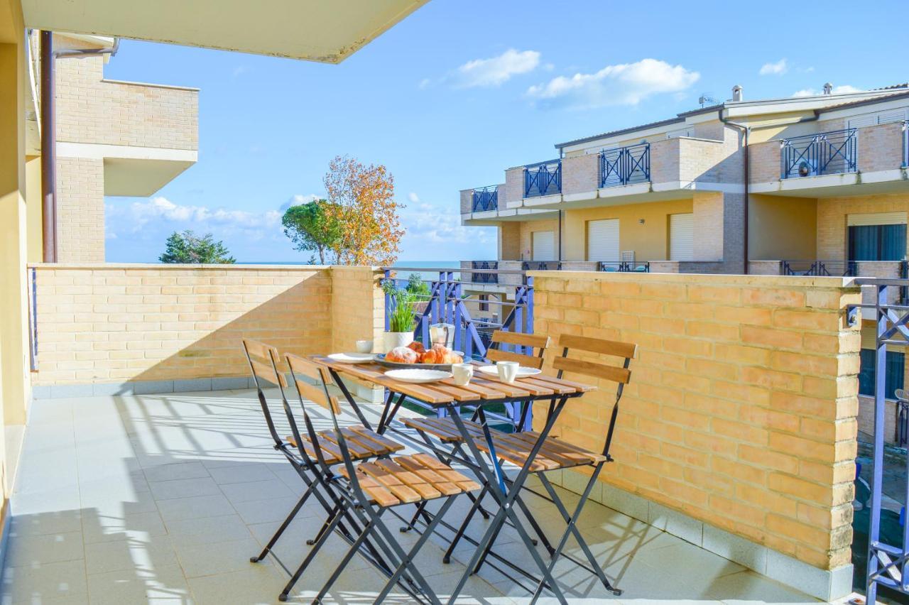 Homiday - Bay Village Apartment Pineto
