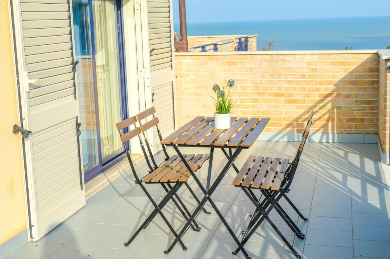 Homiday - Bay Village Apartment Pineto